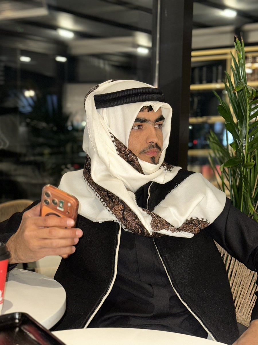 sl_92_r's tweet photo. سلوة خاطري اشوفها في مُحياك. https://t.co/e53fWKQXcM