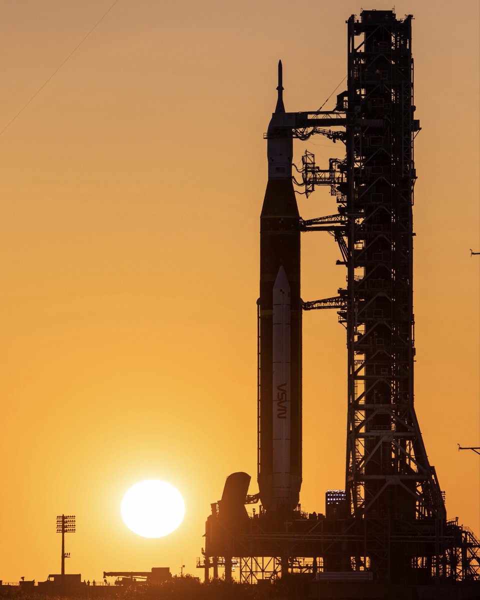 _MaxQ_'s tweet image. 