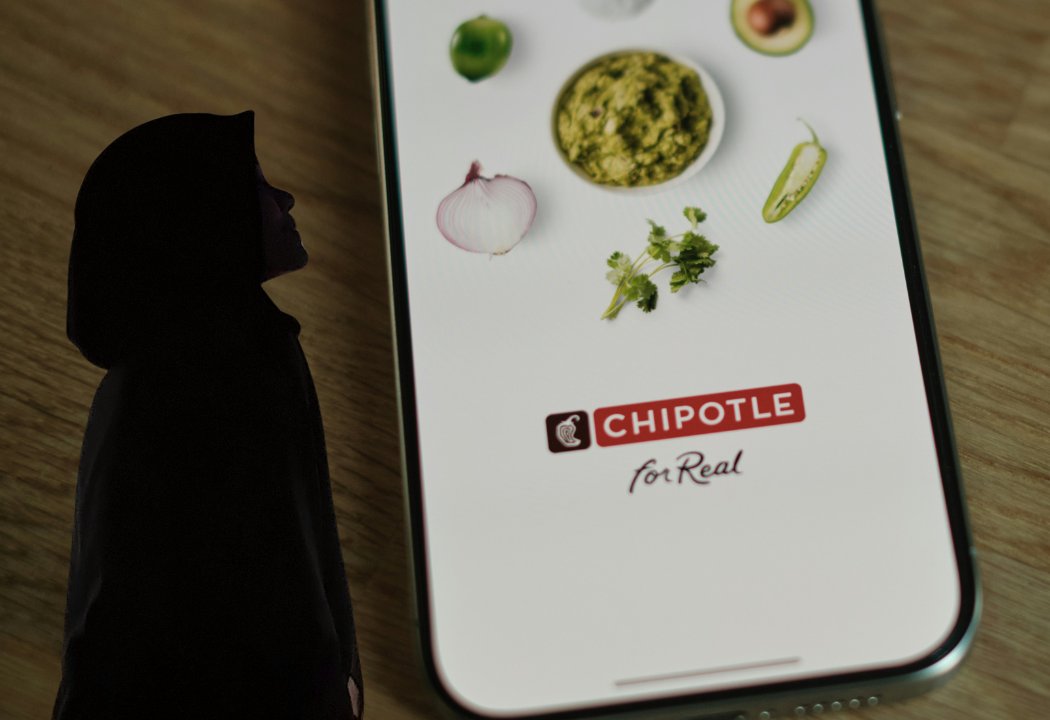 FreemuslimDC's tweet photo. Chipotle agreed to pay $20,000 after a Muslim employee was harassed for wearing hijab. A clear reminder that religious freedom and dignity at work are protected by law.
🔗 https://t.co/9wD3CmyWMX

#ReligiousFreedom #WorkplaceRights #Hijab #HumanRights https://t.co/ZAjakKzii7