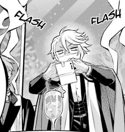 Daily reminder that azul uses those boomer ass flip phone cases
