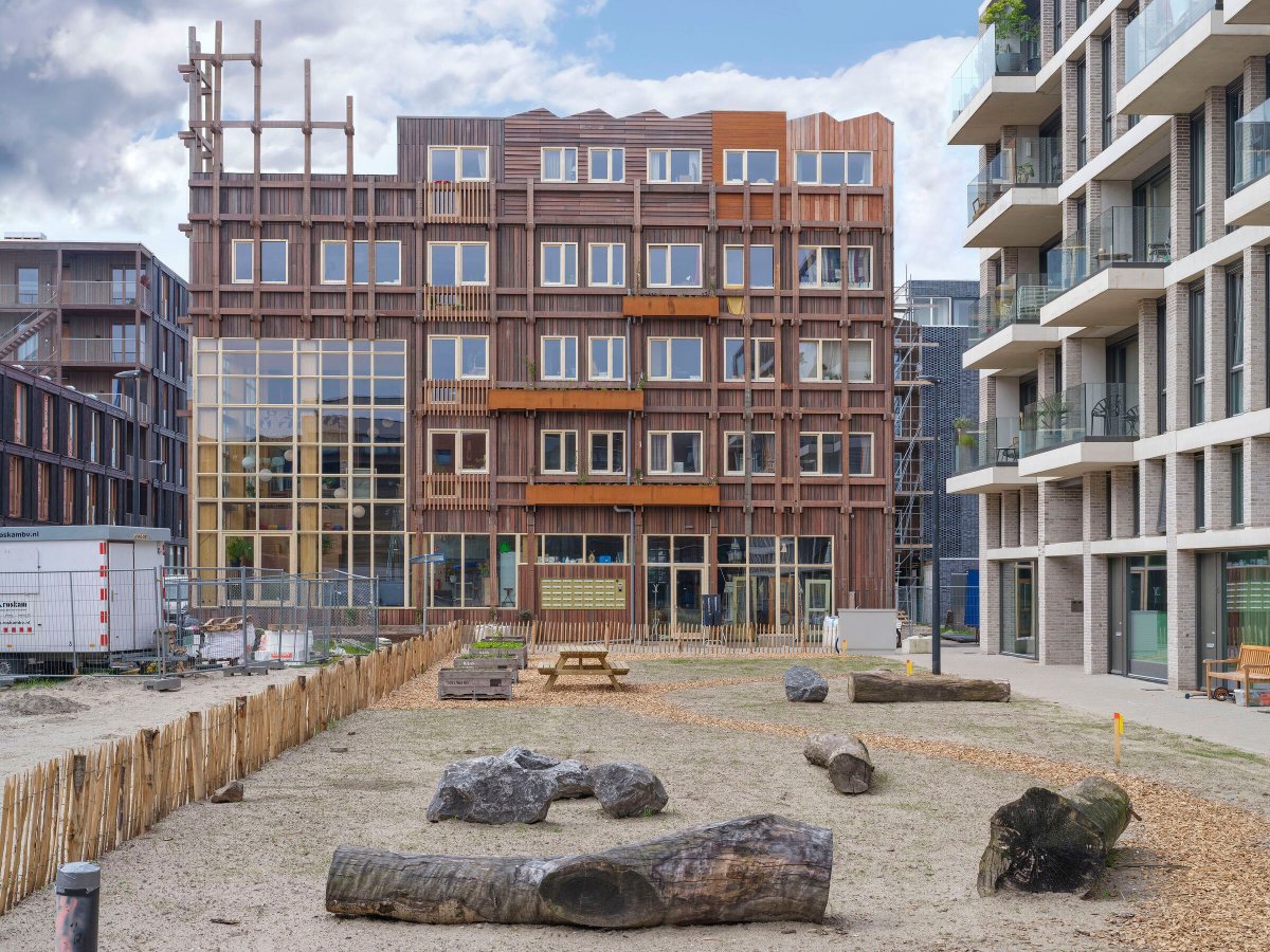 Archello's tweet photo. De Warren, by Natrufied Architecture, demonstrates how low-carbon materials and cooperative methods can redefine urban housing.
https://t.co/qppvpHcSlq
#BioBasedConstruction #CLTHousing #CircularArchitecture https://t.co/Br9dMEd5rA