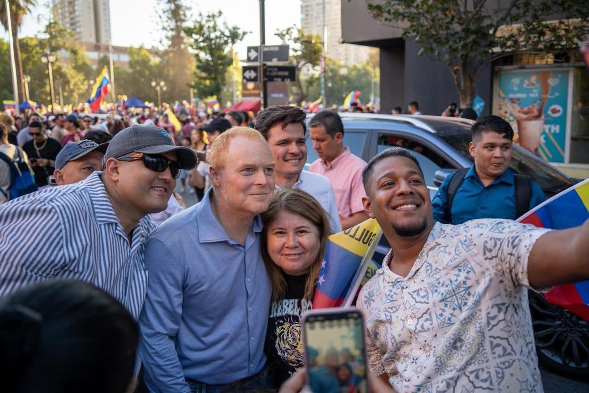 CON ESTAS FOTO queda demostrado que la derecha Chilena realmente nos convirtió en #ChileZuela