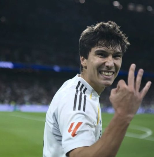 _LGalacticos's tweet photo. https://t.co/D9LK3GGNT7
