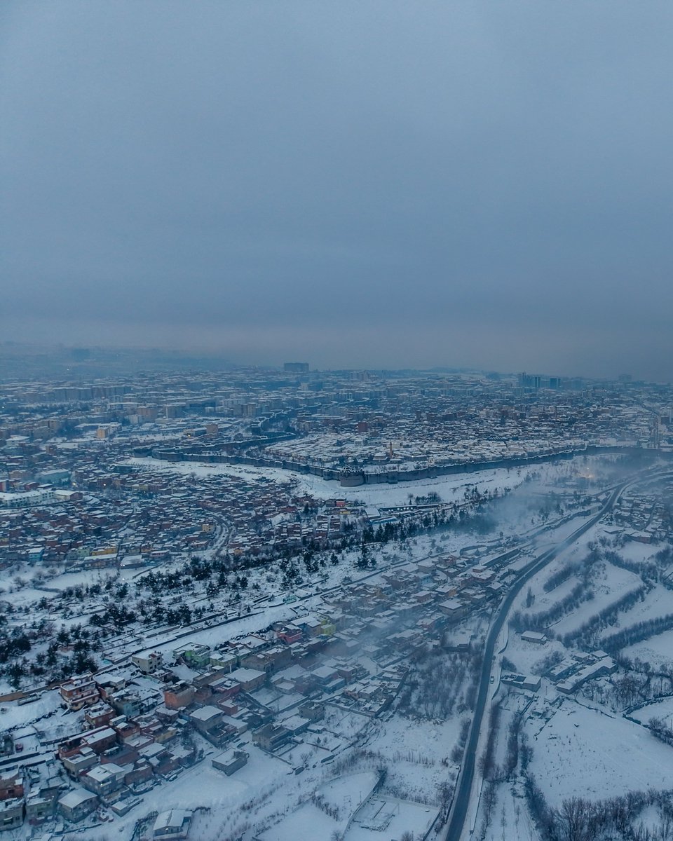 diyarbekirde's tweet image. Mevsimler değişir, Amed’in güzelliği değişmez. 🥰

#Amed #Berf #Kar
