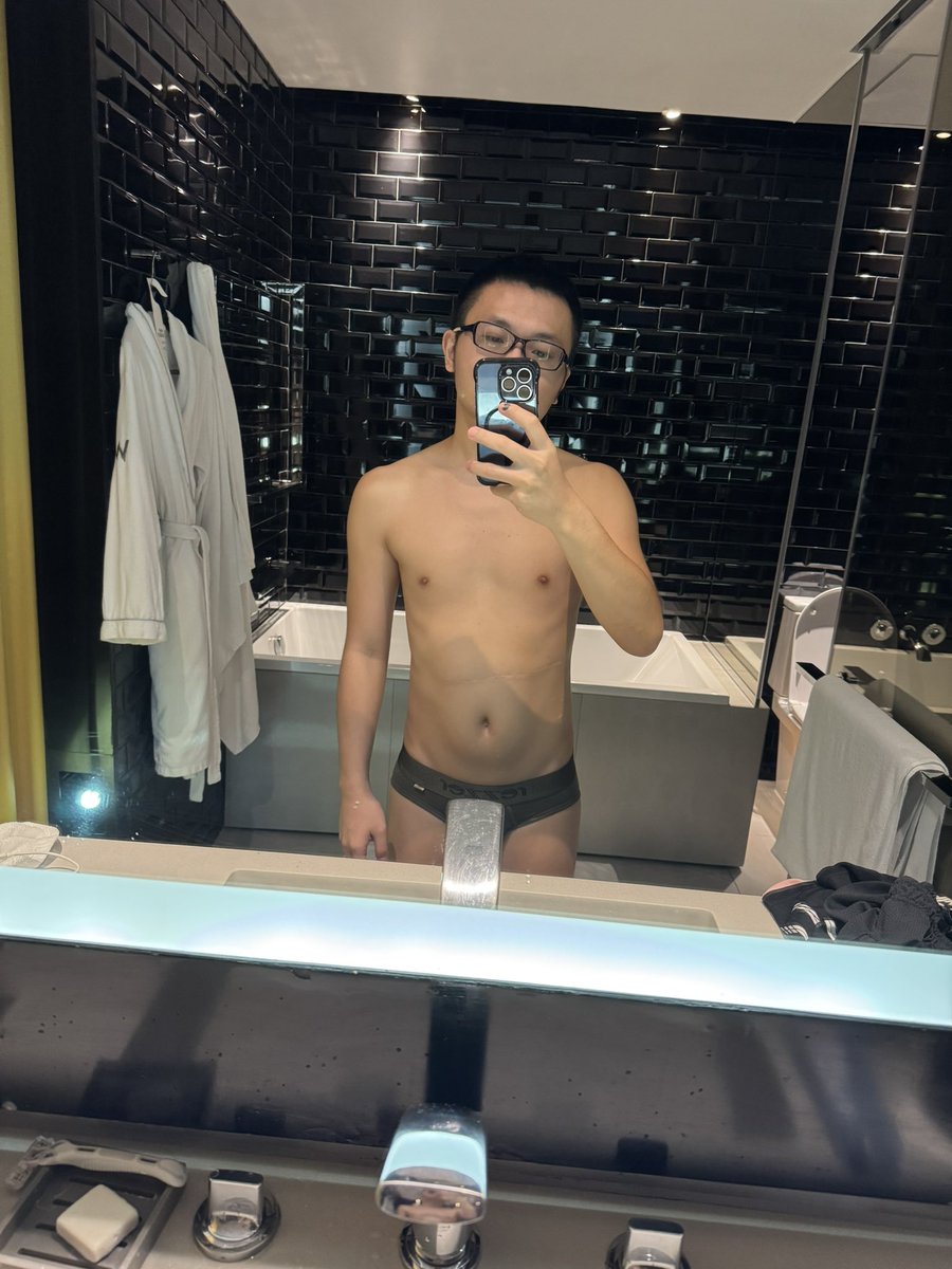 阿良是位電話客服📞 tweet media