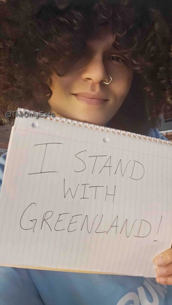 TheOnlyEsta's tweet image. Raise your hand ✋🏽 if you're with me‼️