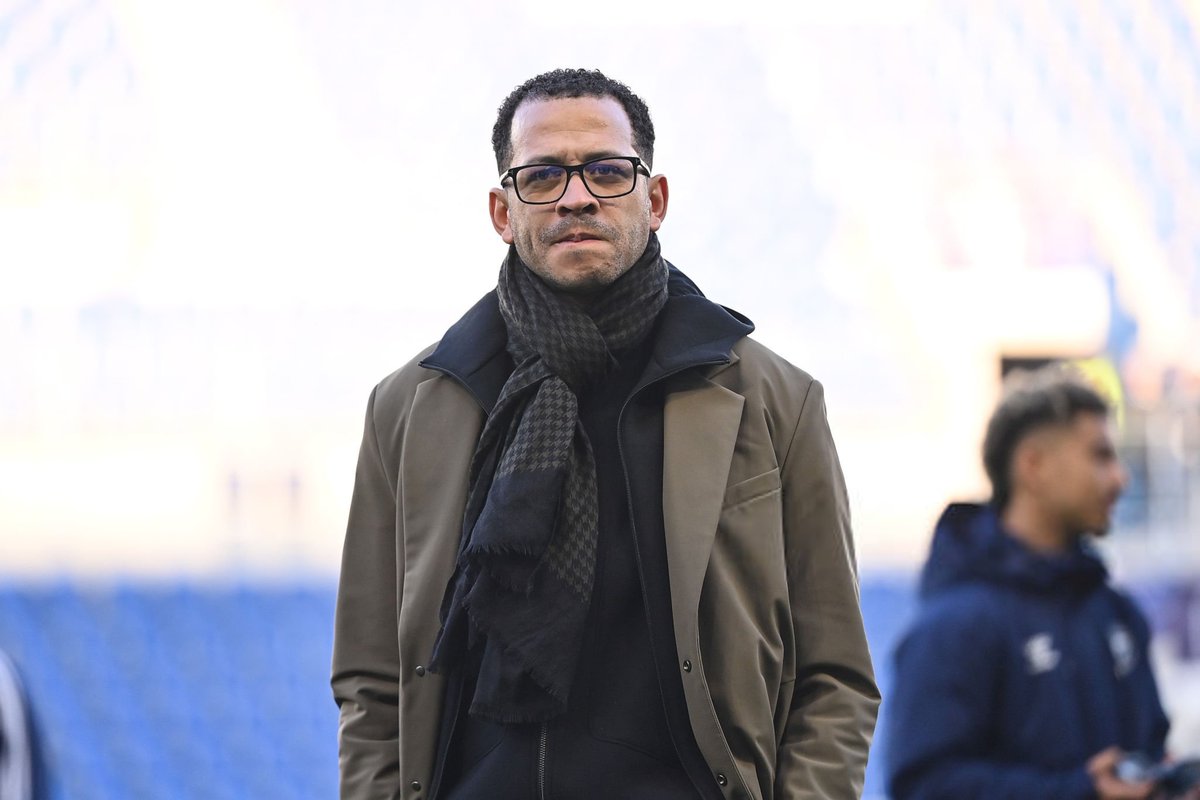 VibesFoot's tweet image. 🔴 𝗟𝗜𝗔𝗠 𝗥𝗢𝗦𝗘𝗡𝗜𝗢𝗥 𝗔 𝗣𝗥𝗜𝗦 𝗨𝗡 𝗩𝗢𝗟 𝗣𝗢𝗨𝗥 𝗟𝗢𝗡𝗗𝗥𝗘𝗦 ! 🛫💙

Il n'a pas encore signé son contrat mais pourrait être sur le banc de Chelsea dès mercredi. ✅

🗞️ @lequipe