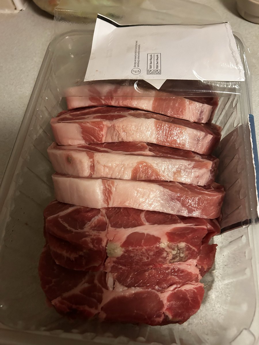 belcher91's tweet photo. @sainsburys why come my pork steaks have mould growing on them please?? https://t.co/zS8yqiJbYJ