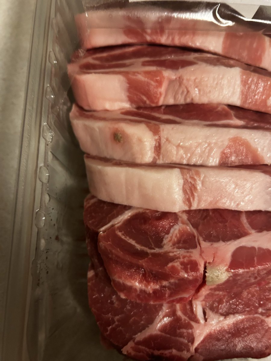 belcher91's tweet photo. @sainsburys why come my pork steaks have mould growing on them please?? https://t.co/zS8yqiJbYJ