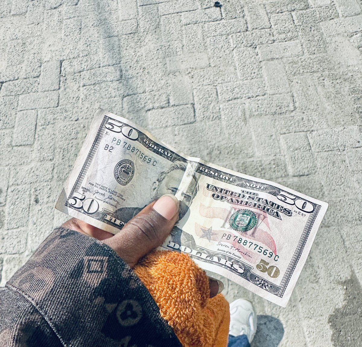 MrTee025's tweet photo. What can this get in your area!??
#njwk20 #conformitygate #Dollar https://t.co/YmuKO2tdMp