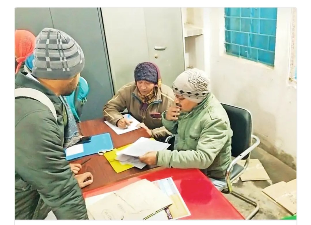 BPSC शिक्षकों के प्रमाण पत्र जांच रहे पंचायत शिक्षक !

फर्जी पकड़ने का सिर्फ बहाना है सब पैसा खाकर फर्जियों को रख रहे हैं,यही है बिहार सरकार का असलियत।
<a href="/NitishKumar/">Nitish Kumar</a> <a href="/samrat4bjp/">Samrat Choudhary</a>