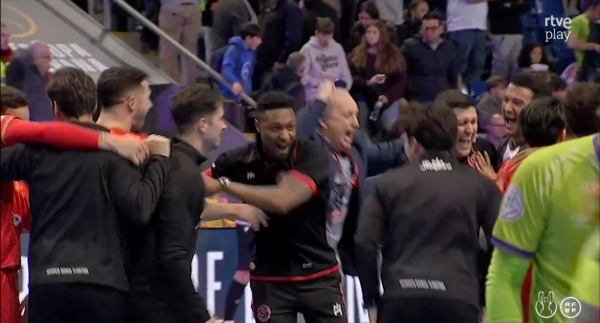 🇩🇰𝐂𝐀𝐑𝐓𝐀𝐆𝐄𝐍𝐀,
𝙎𝙐𝙋𝙀𝙍𝘾𝘼𝙈𝙋𝙀𝙊𝙉𝘼 𝘿𝙀 𝙀𝙎𝙋𝘼𝙉̃𝘼 🇪🇸 
por TERCER año CONSECUTIVO

🤯Este <a href="/JimbeeCartagena/">Jimbee Cartagena Costa Cálida ❤️🤍</a> es HISTORIA VIVA del deporte cartagenero.

✋🏼Quinto título nacional en la historia.

#SupercopaFS🏆 | #JimbeePalma