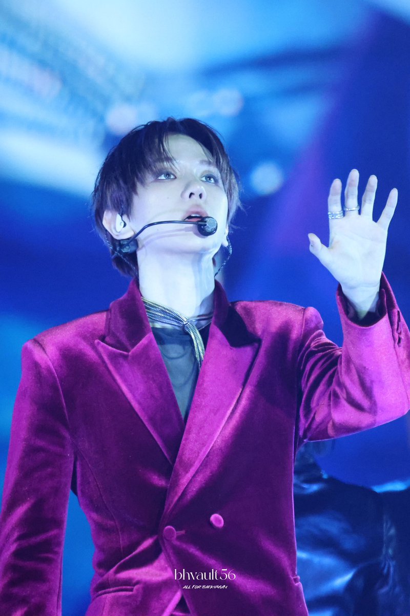 2025 BAEKHYUN WORLD TOUR
'Reverie dot' in SEOUL
26.01.04

omgod🩵

#BAEKHYUN #백현 #Reverie #ReveriedotSEOUL