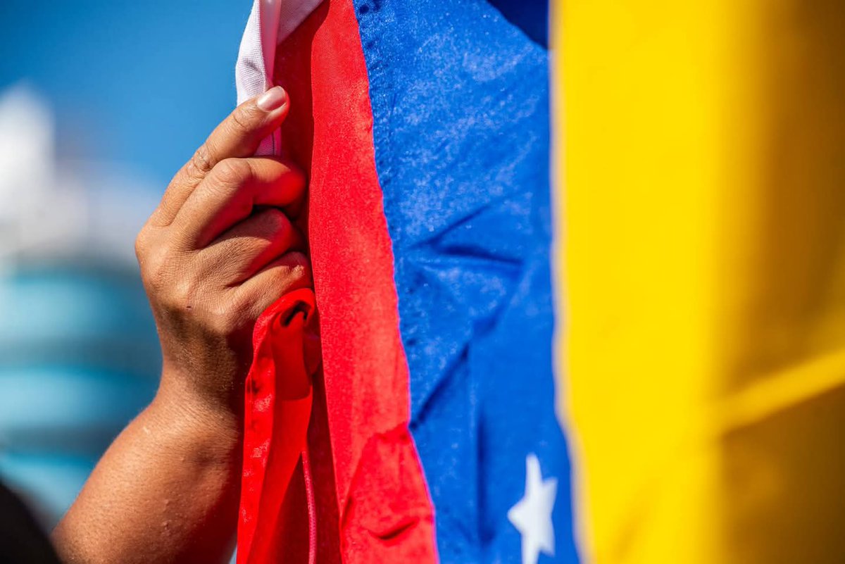 Mantendremos siempre nuestro apoyo al hermano pueblo venezolano
#CubaConVenezuela