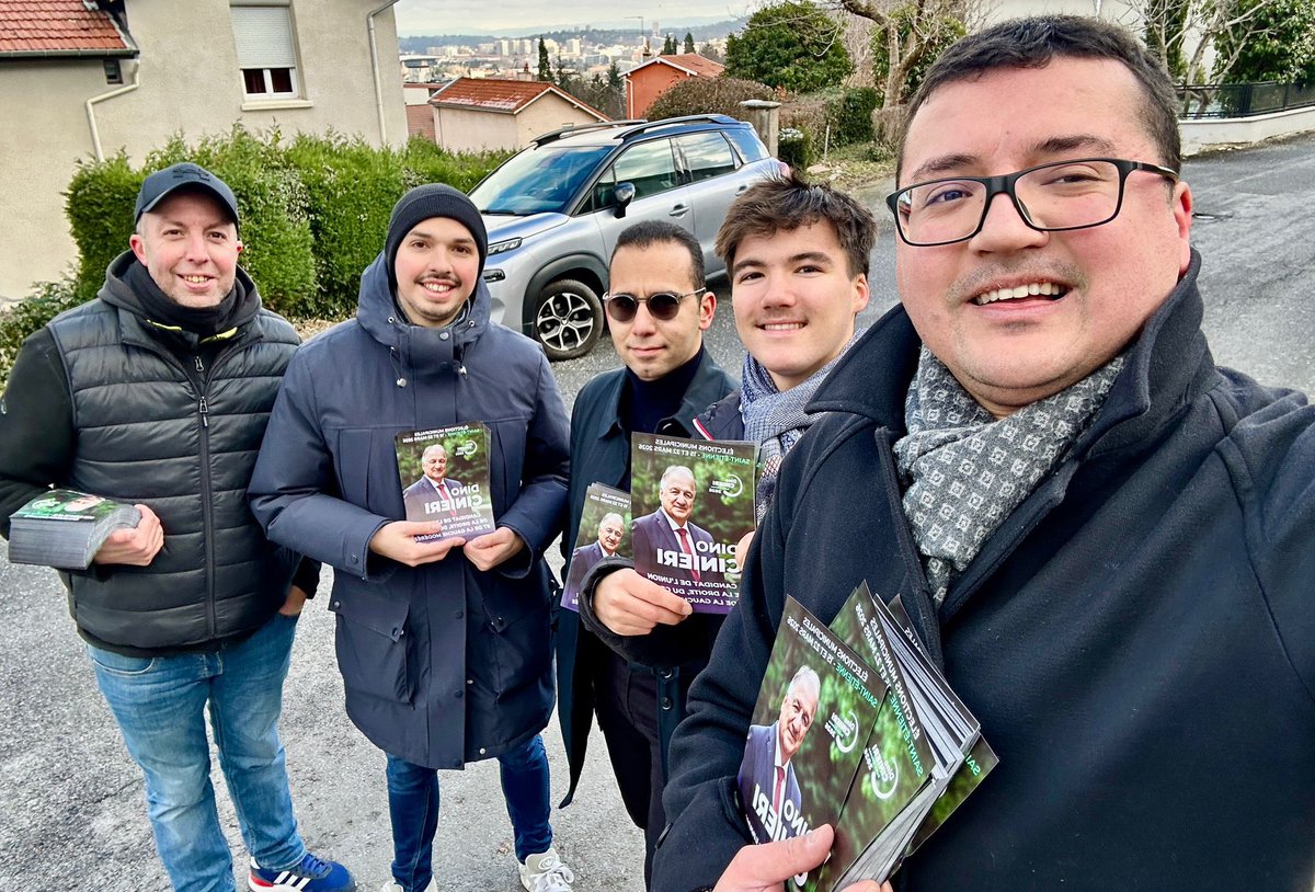JCinieri2026's tweet photo. ❄️ Même sous le froid, nous sommes présents sur le terrain pour défendre notre candidat Dino Cinieri. https://t.co/Ne4TEfsJur