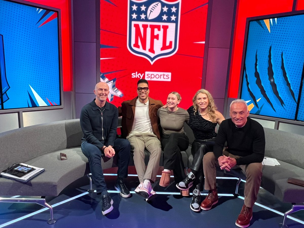 Phoebe Schecter tweet media