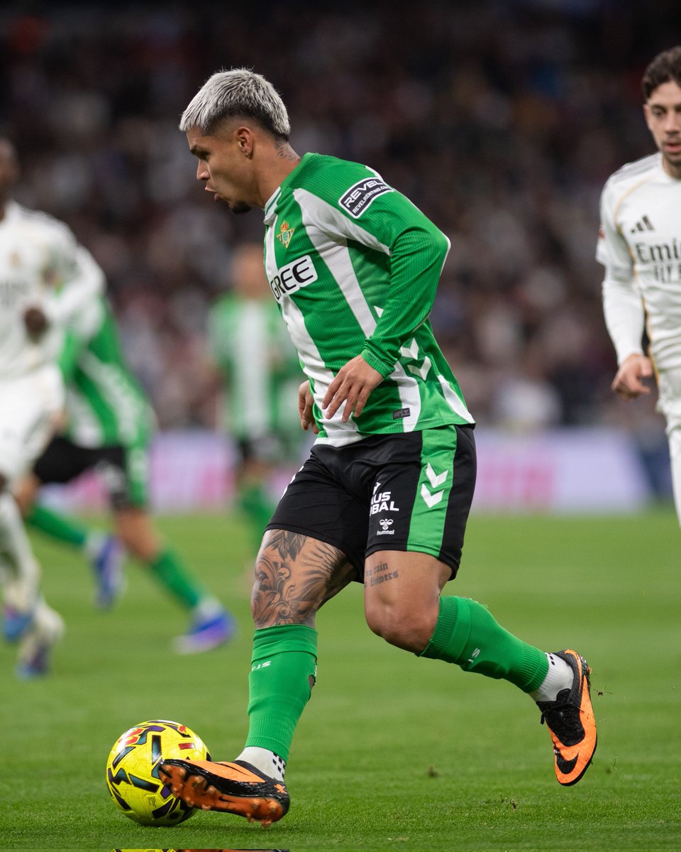 GxldeMagisco22's tweet photo. El Cucho ha sido único jugador que se ha dejado los huevos hoy y ha dado la cara. 

Don Juan Camilo Hernández 💚 https://t.co/OtYj8Z4Nm8