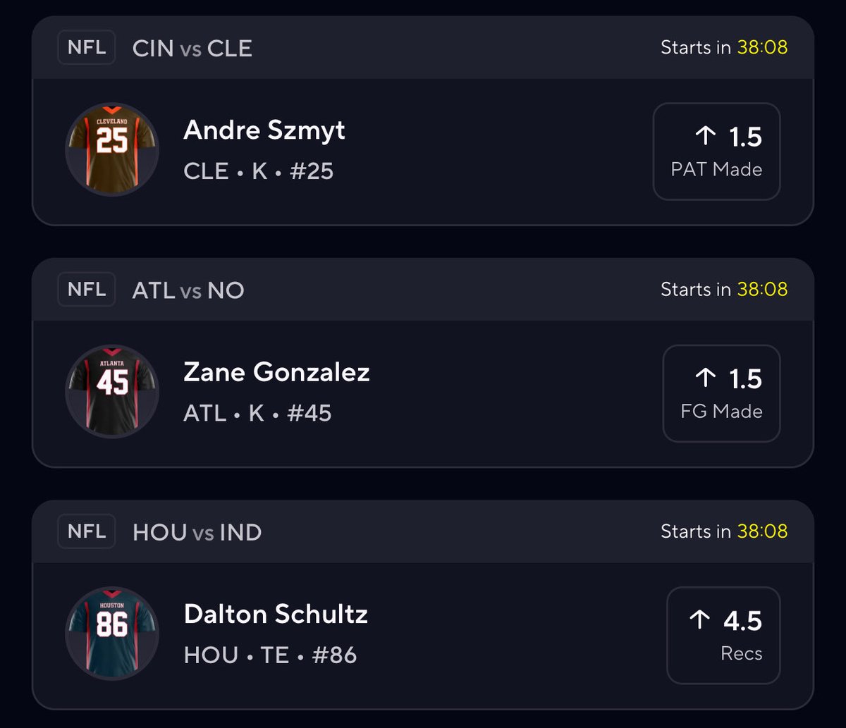 DFS LOCKS tweet media