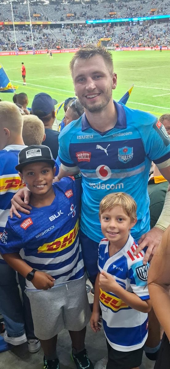 TrollusMaximus's tweet photo. The #STOvBUL derby was like a test match with +52,000 fans screaming their lungs out. The game was full of errors but one can put this to the pressure both Bok-filled teams were putting on 1 another. As always, the players made time for the fans which creates lasting memories. https://t.co/yKxNbtAEkr