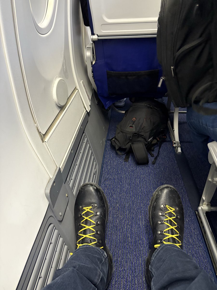 JackIngram's tweet image. In MY seat, on my way to Steamboat for @TheMusicFest and all is right with the world (as far as music fests and @SouthwestAir exit row seats go… we can figure out the rest later)!!!!!