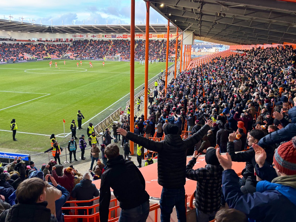 ßen (P) tweet media