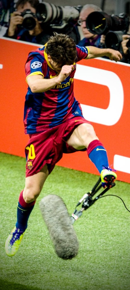 miguelfpro's tweet image. El desahogo de la furia del enano cobrada por el micrófono. 🔵🔴
¡¡ Que momento !!