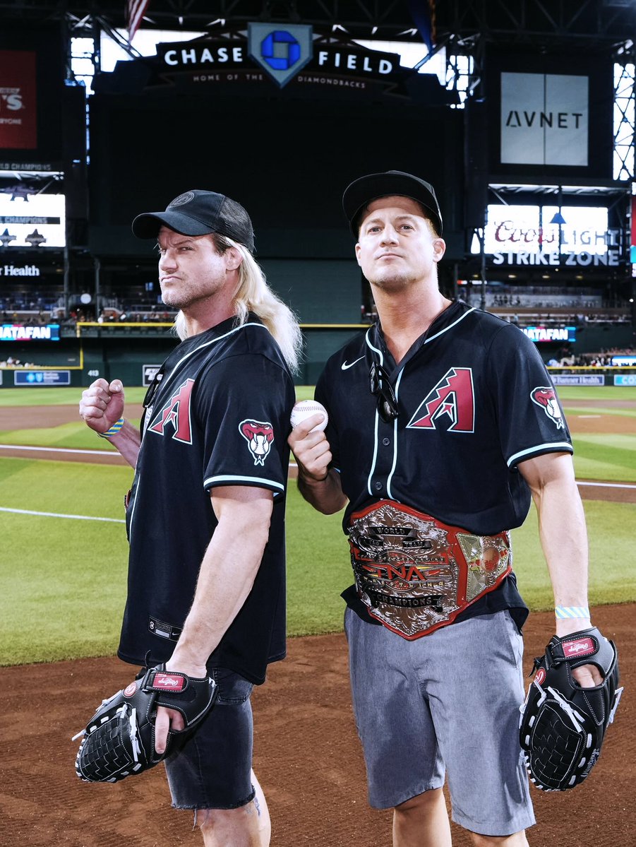 FACEDevlin's tweet image. We're the Devlins, and you're gonna love our balls!