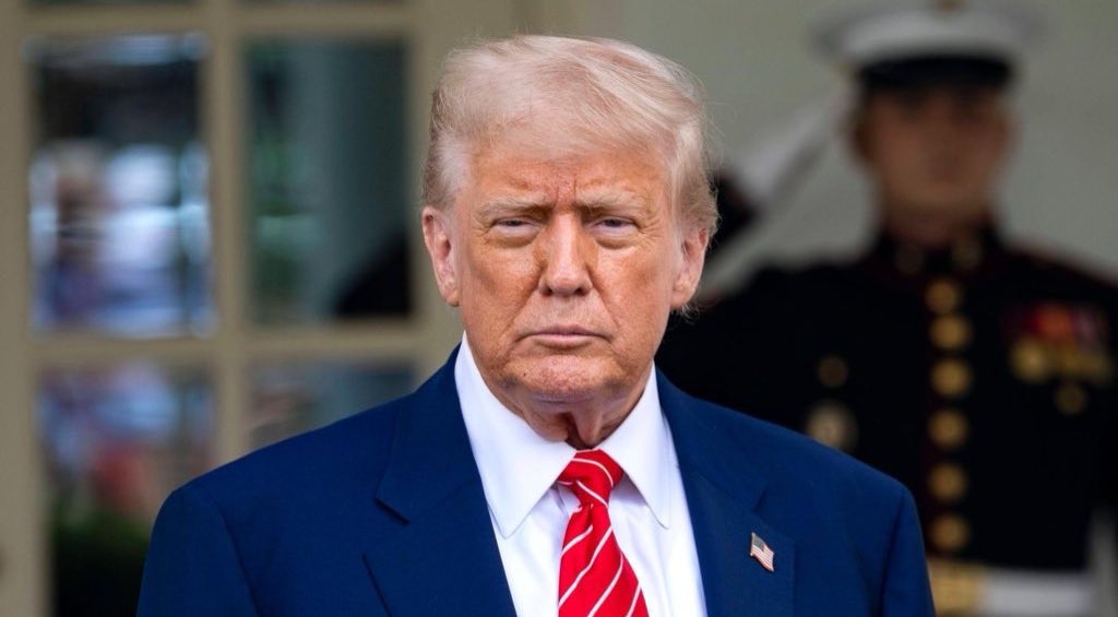 Right_Journal's tweet photo. BREAKING: 🇺🇸 Trump told the governments of Mexico, Cuba, and Colombia that their countries could be in trouble. https://t.co/mYzHLXMbF4
