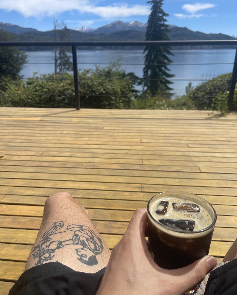 fernechini's tweet image. la vida pide mucho y yo solo quiero estar así