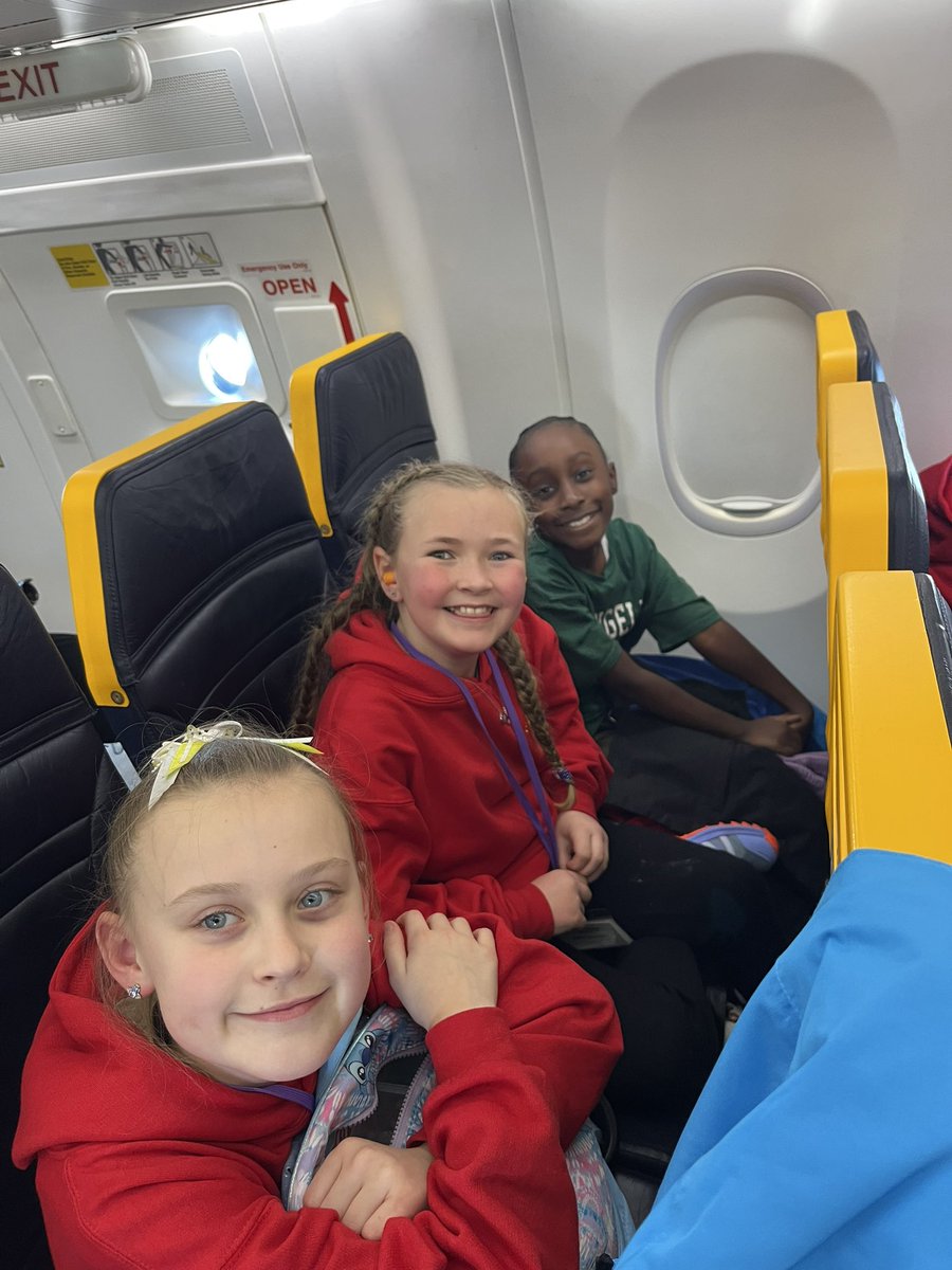 NewParkPrimary's tweet photo. Flight to Milan to begin our ski adventure in Bormio ⛷️ https://t.co/XJJTbwwx3t