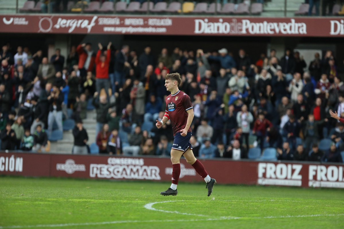 AVidorreta's tweet image. Que manera de empezar el año, gracias Pasarón! 🦴 @PontevedraCFSAD