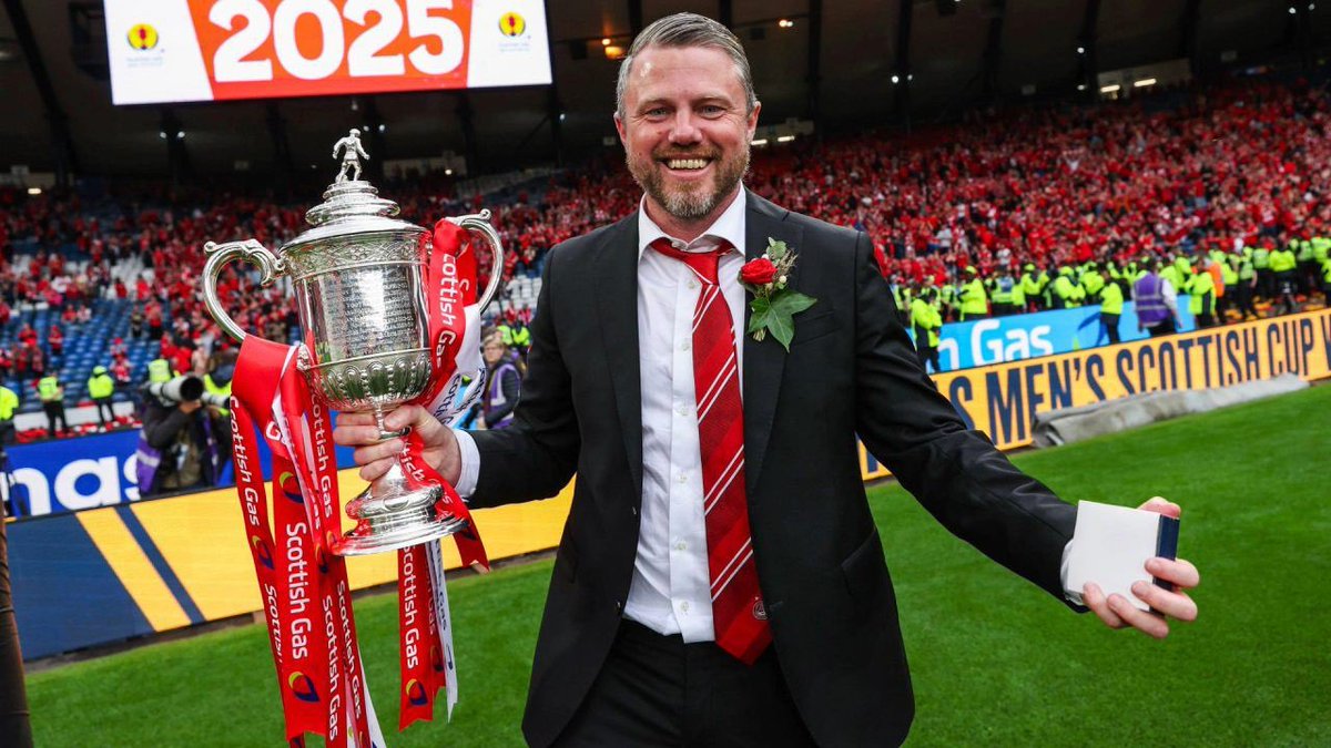 mcinnes97's tweet photo. Gave me my best day following the dons and for that I’ll always be grateful but it had to be done. 

All the best Jimbo https://t.co/LPwF5If6Pw