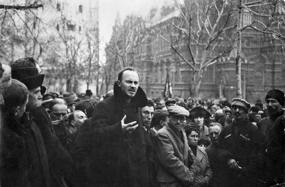 PicturesUssr's tweet image. Nikolai Bukharin delivers a speech at the funeral of American journalist John Reed. Soviet Russia, Moscow, 1920.