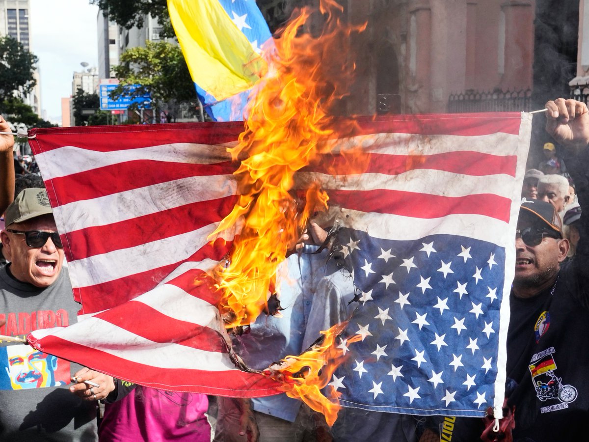 News4SA's tweet photo. BREAKING NEWS: Rubio: U.S. won’t govern Venezuela, will use oil blockade to push for change. https://t.co/9LMMlKSChE https://t.co/IdOgpGcpq6