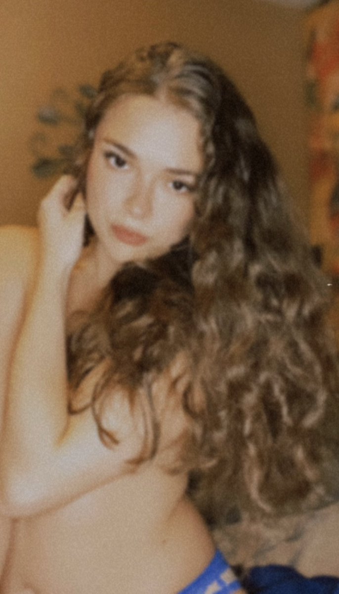 ambermysterious's tweet image. Sunday Funday ✨ posting some content to my Hidden and Onlyfans today 😋💋