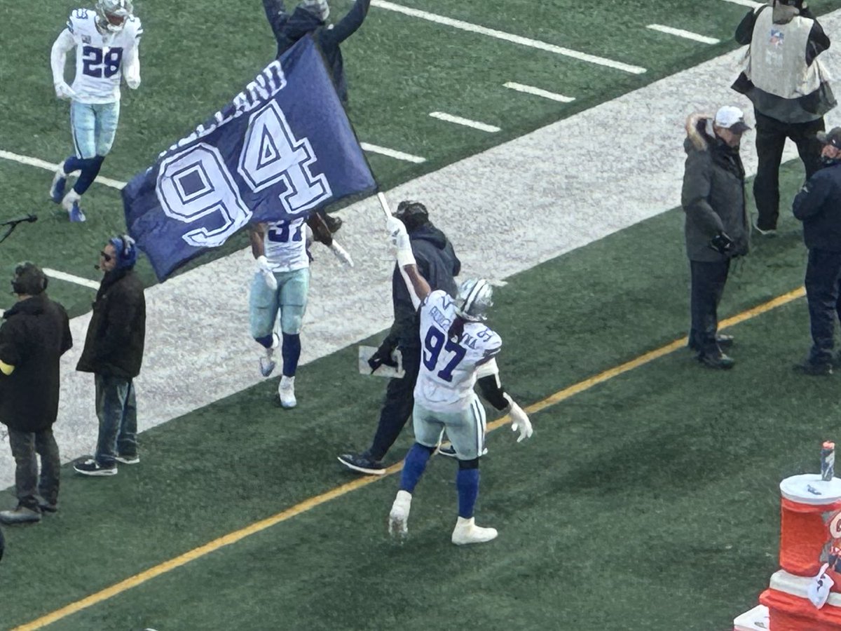 JoeJHoyt's tweet image. Osa Odighizuwa continues to honor Marshawn Kneeland, just as he’s done every game since Kneeland’s passing.