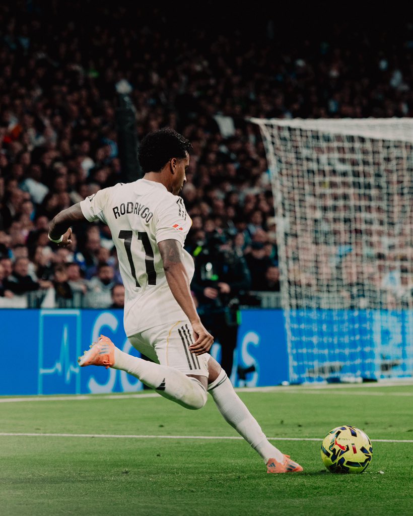 RodrygoGoes's tweet image. La mejor manera de empezar el año! 🤍🙌🏾 HALA MADRID! 🤍