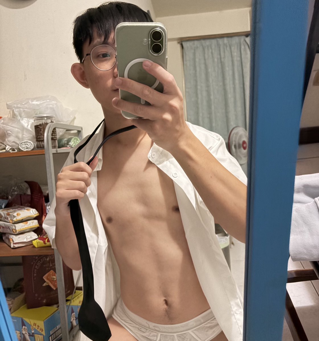 lewisruby13's tweet image. 深夜來點不一樣的💦