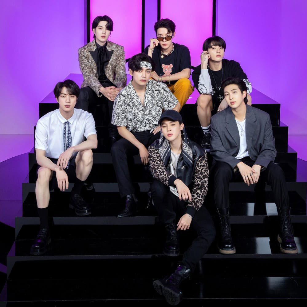 tracklist's tweet photo. As datas da turnê oficial do BTS serão divulgadas no dia 20 de janeiro. https://t.co/F8RSc9YkN7