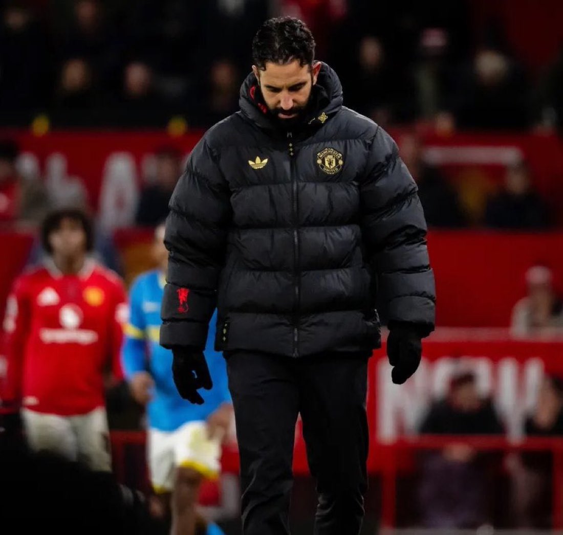 UtdForever7's tweet image. 🚨The way the English media have been treating Ruben Amorim has been completely different to how they treat other managers.

For the last 4–5 press conferences, almost every journalist has been obsessed with Kobbie Mainoo and his situation.

For example, Eberechi Eze hasn’t…