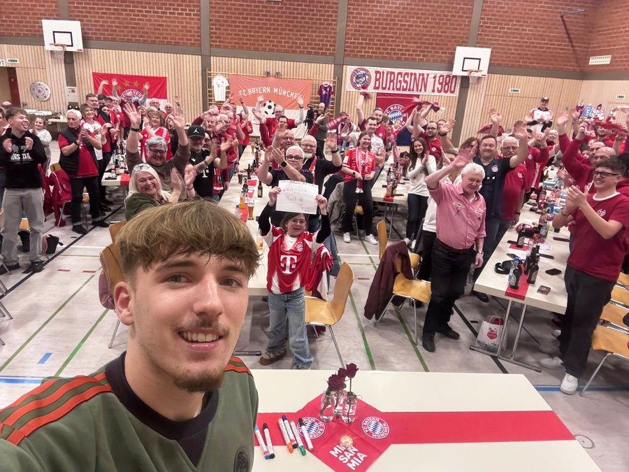 iMiaSanMia's tweet image. Lennart Karl asked at today's fan club visit whether he has another dream club outside of Bayern: "FC Bayern is a very big club. It's a dream to play there. But at some point I definitely want to go to Real Madrid" [via @SkySportDE]