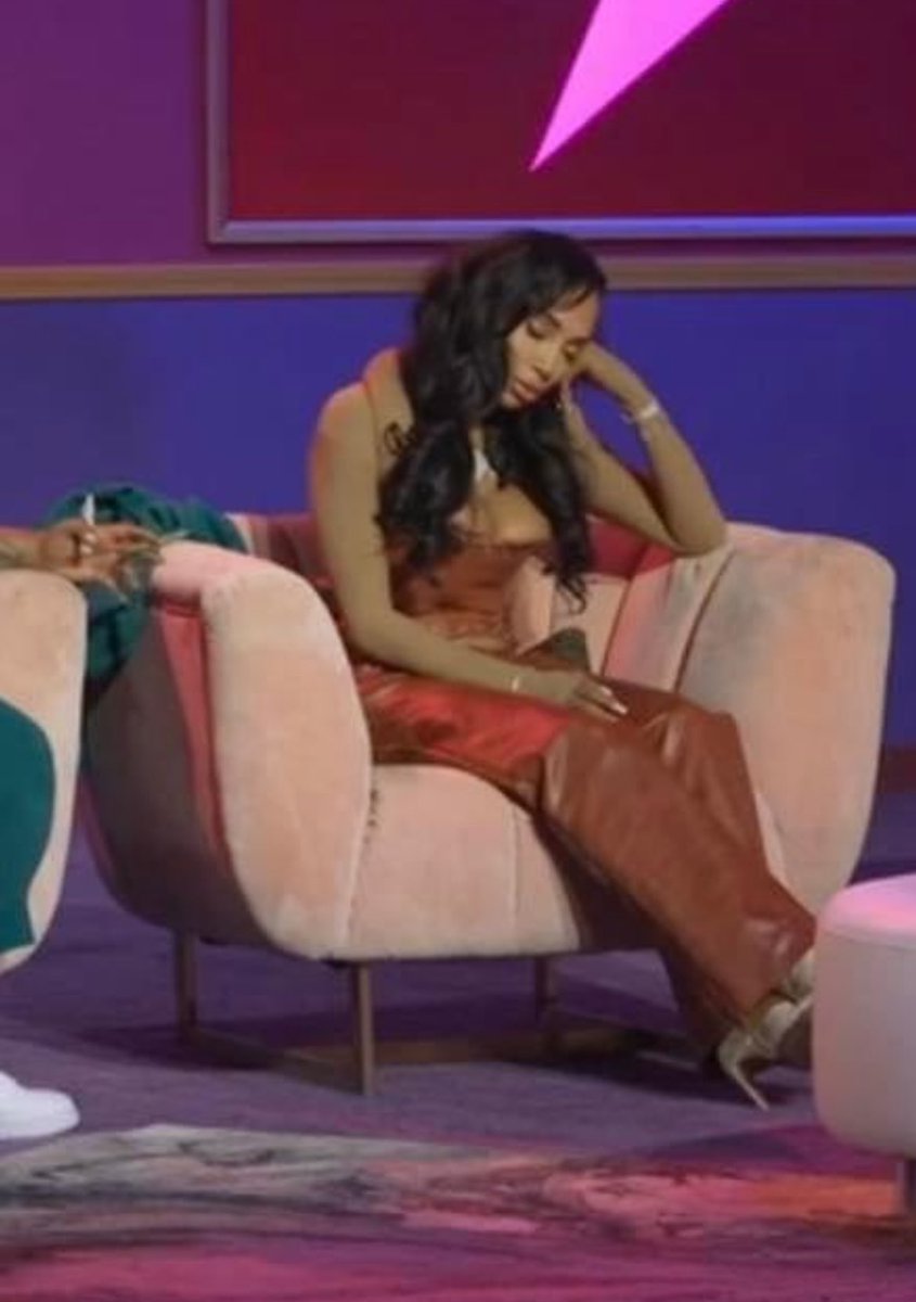 BeefStewBussin's tweet image. Atp they been talking about Nicki for 40 days and 40 nights.