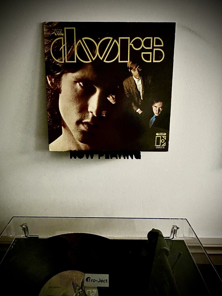 coffeenrd69's tweet image. Oh tell me where your freedom lies
The streets are fields that never die….🎶✌️

~The Crystal Ship~

#NowPlaying #vinylrecords 
#TheDoors