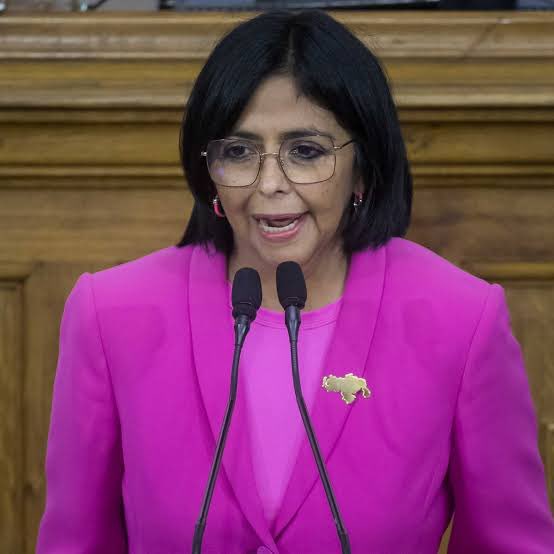 🚨| URGENTE: El presidente Trump le dice al medio The Atlantic:

“Si Delcy Rodríguez no hace lo correcto, va a pagar un precio muy alto, probablemente mayor que Maduro”.🇺🇸🇻🇪