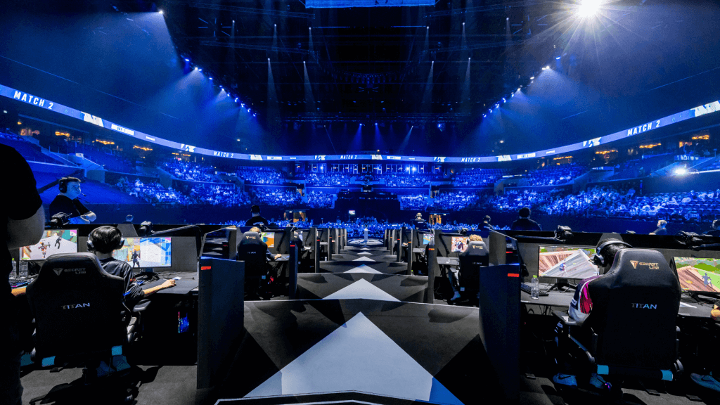 EGYEsports's tweet image. Looking for new members at EGY. Want to grow? Shoot your shot.📈