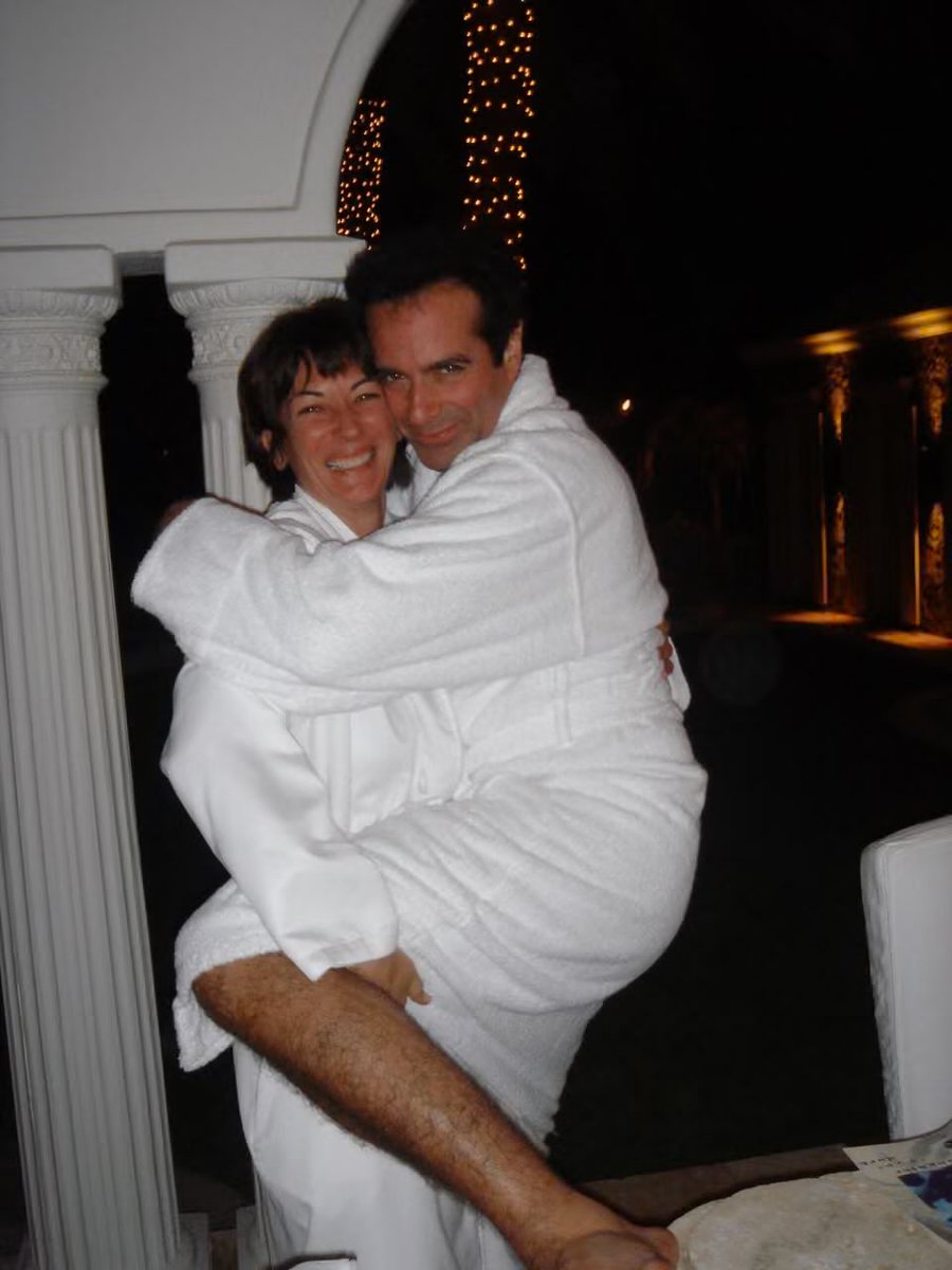 pedromacyel_'s tweet photo. Ghislaine Maxwell e David Copperfield. https://t.co/paqU4J9dZj