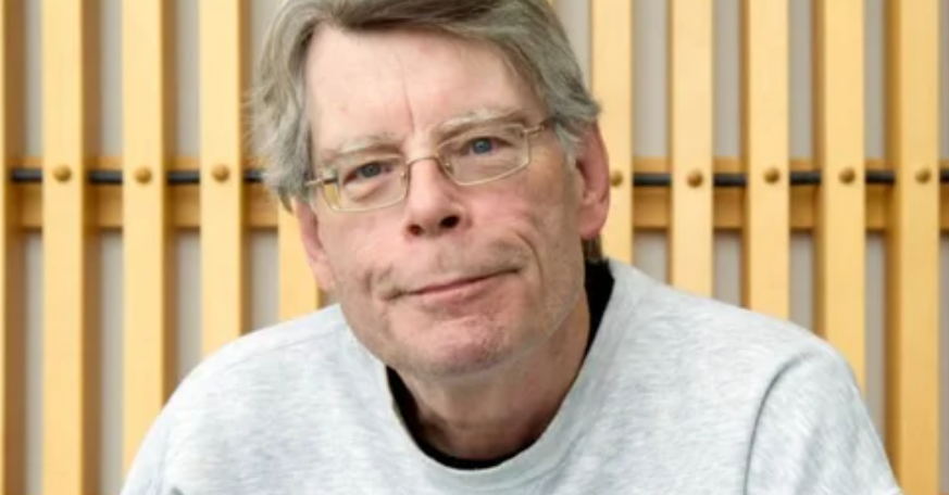 tucba's tweet photo. "No se trata de drogas, se trata de petróleo, que en cierto modo sí es droga. Justo cuando uno piensa que Trump ha tocado fondo, rebota aún más" (Stephen King) https://t.co/t7VcnaPIo4
