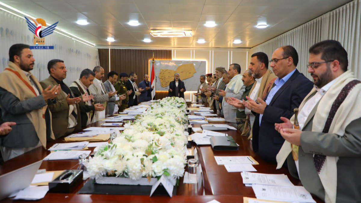 مجلس الوزراء يناقش مستوى التقدم في تنفيذ المهام الحكومية

صنعاء - سبأ: 
ناقش مجلس الوزراء في اجتماعه اليوم برئاسة القائم بأعمال رئيس المجلس العلامة محمد مفتاح، عدداً من المواضيع المدرجة في جدول أعماله . 

واستهل المجلس اجتماعه بقراءة الفاتحة إلى أرواح شهداء حكومة التغيير والبناء