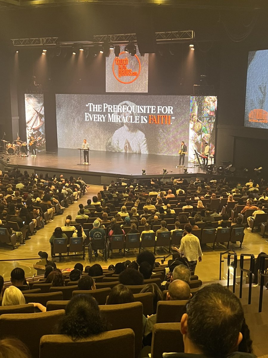 iHateShaun's tweet photo. #TodayAtChurch 🙏🏾 https://t.co/ugOontNdpl