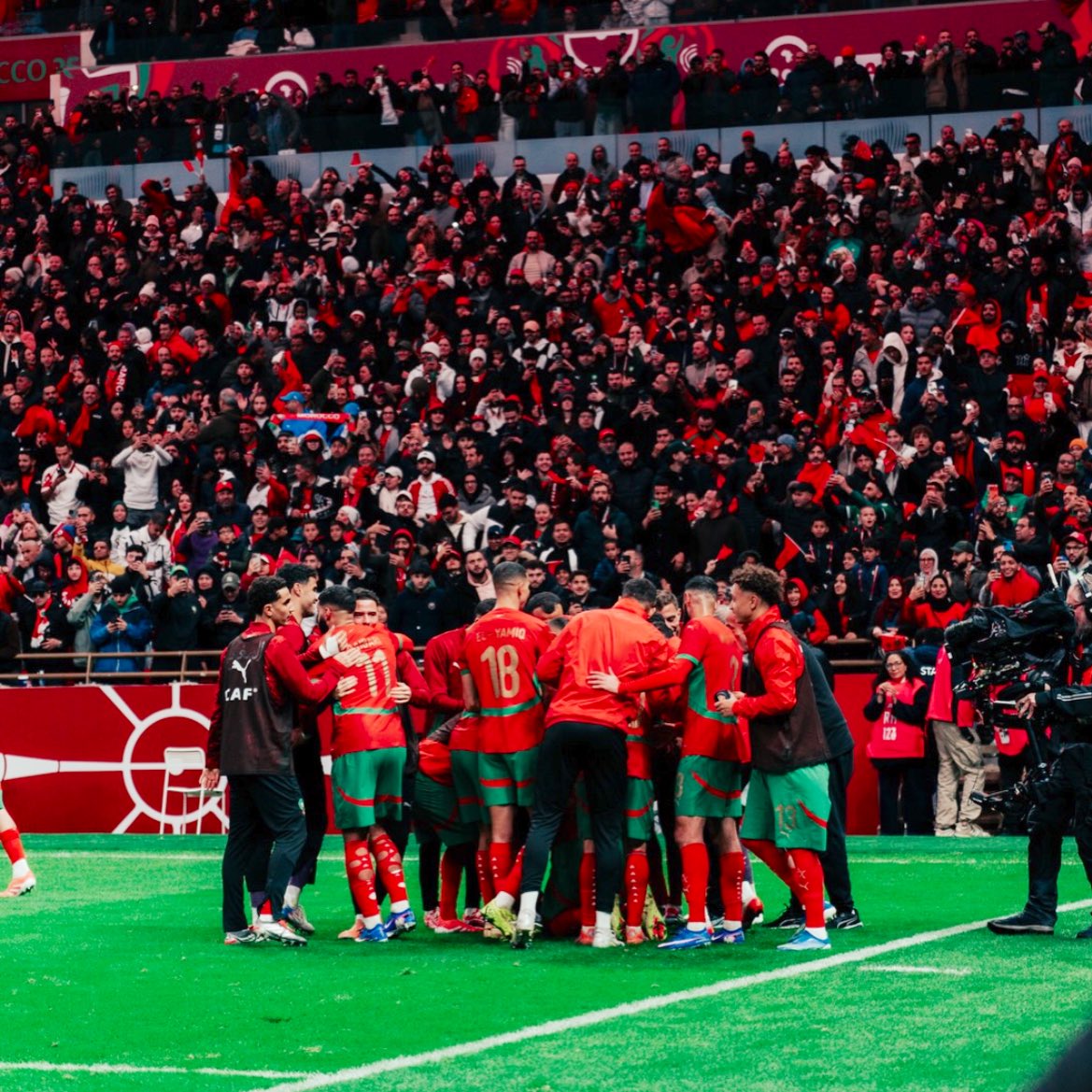 Kulturlesite_'s tweet image. ⚽️ 𝗕𝗥𝗔𝗛𝗜𝗠 𝗗𝗜́𝗔𝗭 𝗘𝗡𝗧𝗥𝗘 𝗗𝗔𝗡𝗦 𝗟’𝗛𝗜𝗦𝗧𝗢𝗜𝗥𝗘 !!

Il devient le premier Marocain à inscrire 4 buts sur une seule CAN.

Meilleur buteur de cette édition 🇲🇦